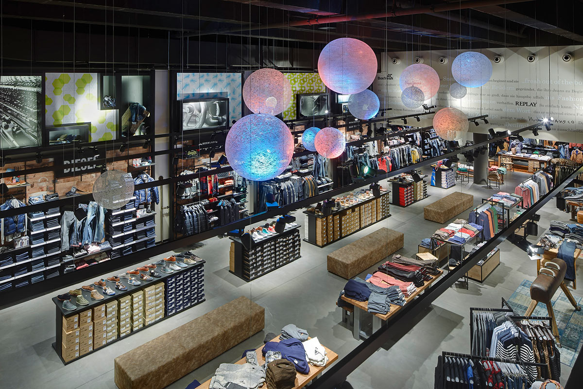Featured Outlets Every Monday is Bargain Monday at Outlet Mall, where merchandise that is at BEST BARGAIN of the original price is displayed outside participating stores, creating a mega bargain market ambiance in .
